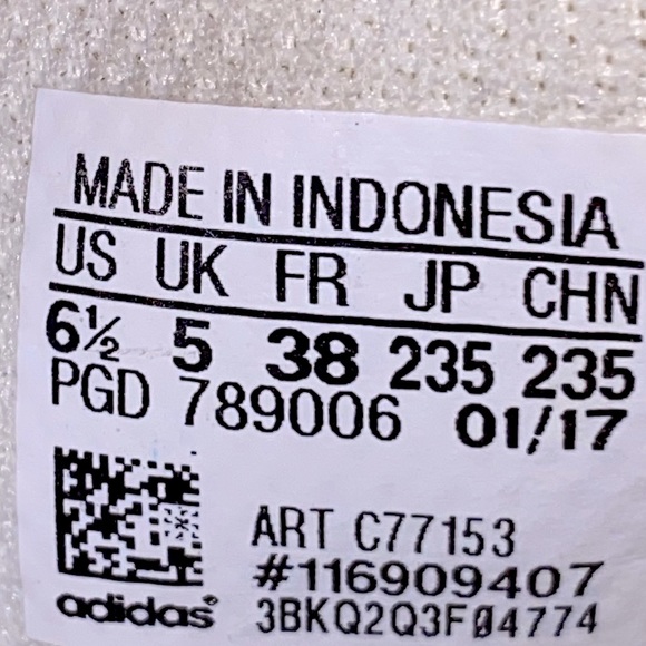 Women’s 6 1/2 Adidas superstar sneakers - Picture 5 of 6